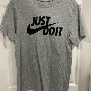 Nike Men's Heather Gray Tee with Black Logo